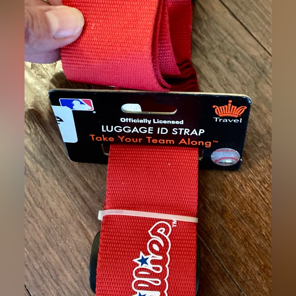 Phillies Red Luggage ID Strap - Picture 3 of 11